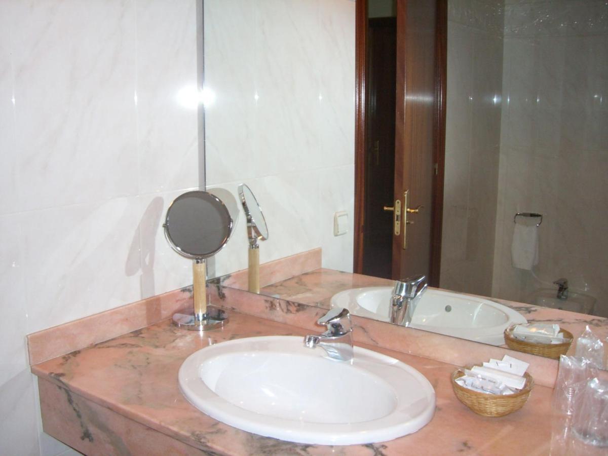 Hotel La Seu La Seu d'Urgell Quarto foto